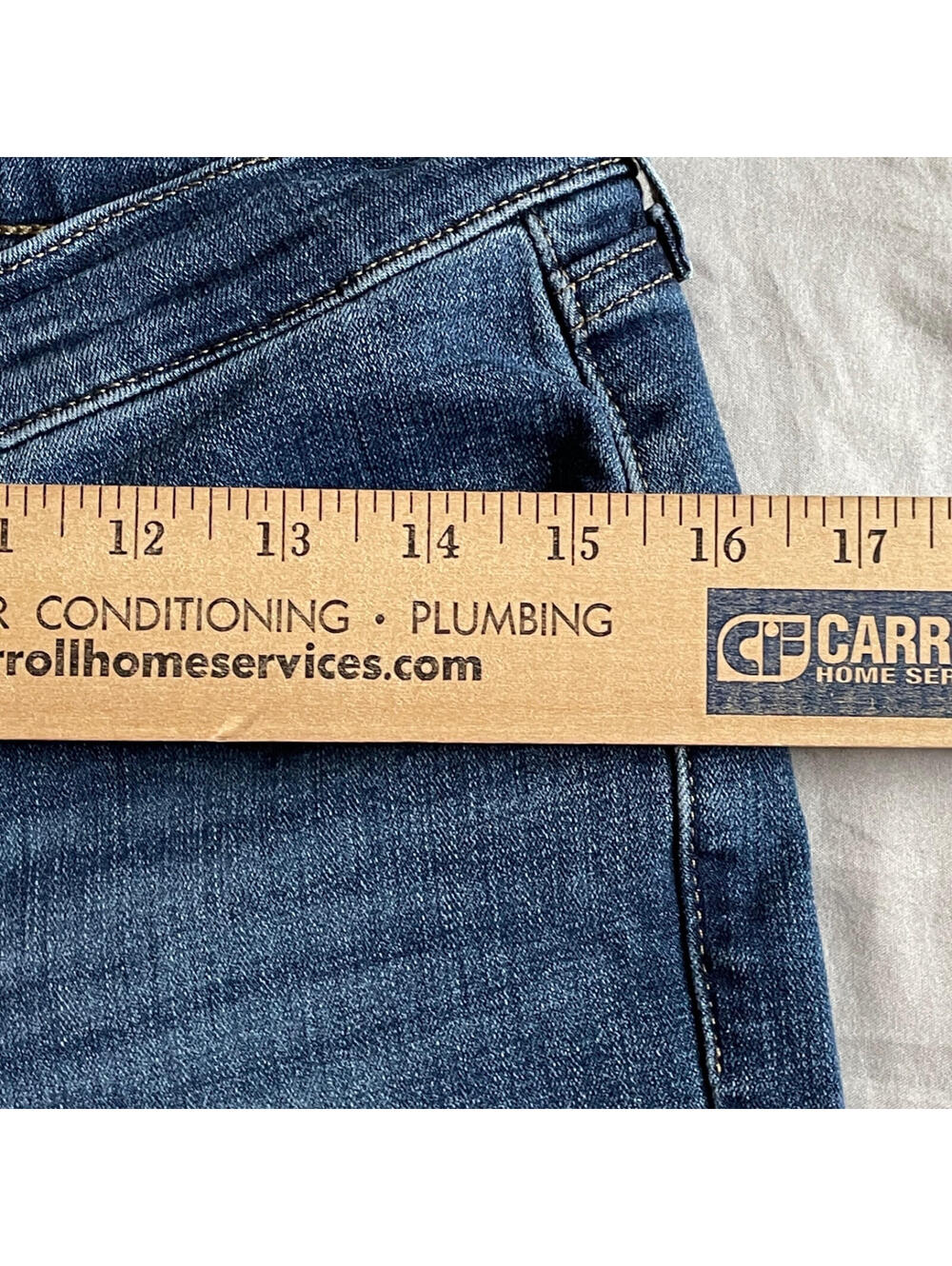 Levi's Classic Straight Stretch Jeans Women Size 6 28x30 - Picture 9 of 10